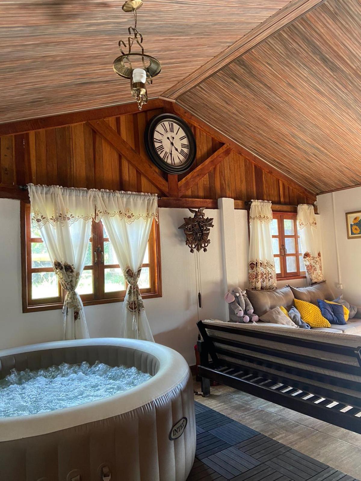 Cabana Com Jacuzzi Em กัวราเรมา ภายนอก รูปภาพ